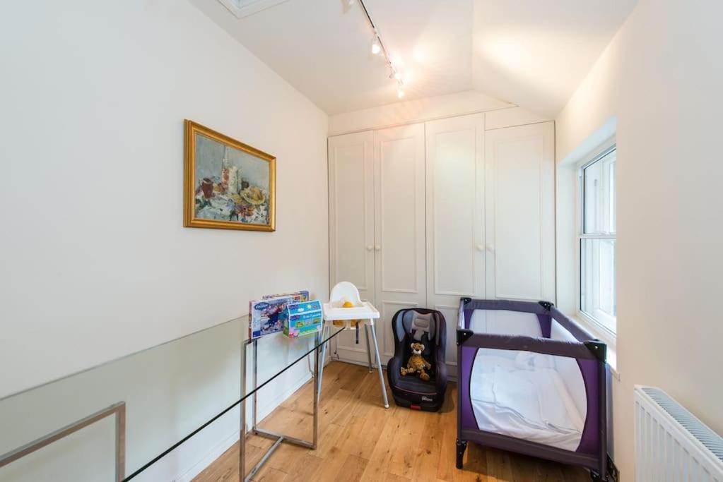 Self Catering , City Centre Apartment With Parking エディンバラ エクステリア 写真