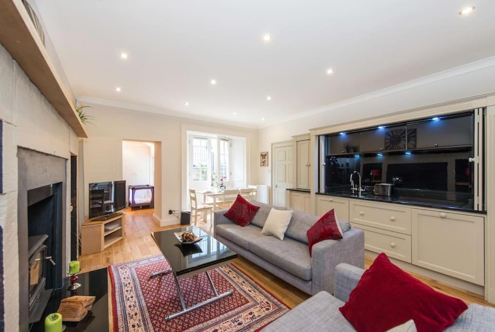 Self Catering , City Centre Apartment With Parking エディンバラ エクステリア 写真