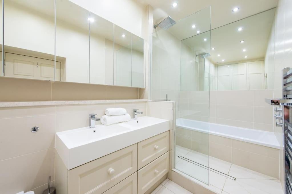 Self Catering , City Centre Apartment With Parking エディンバラ エクステリア 写真