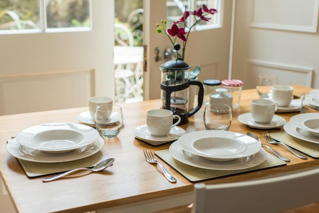 Self Catering , City Centre Apartment With Parking エディンバラ エクステリア 写真