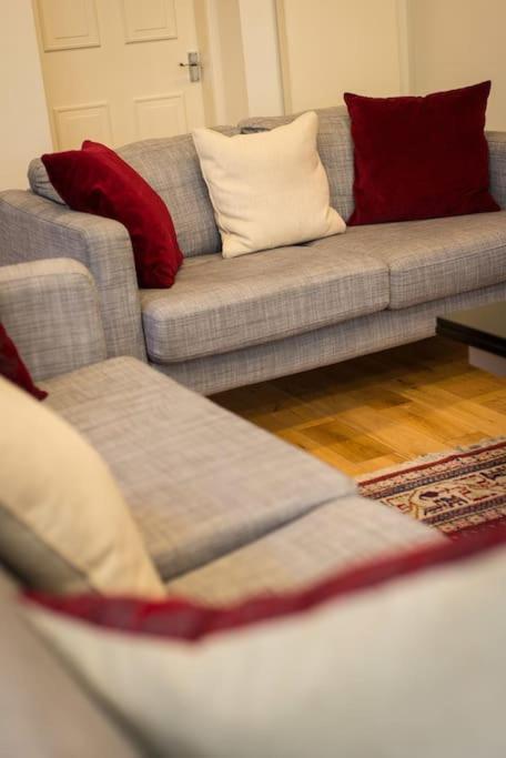 Self Catering , City Centre Apartment With Parking エディンバラ エクステリア 写真