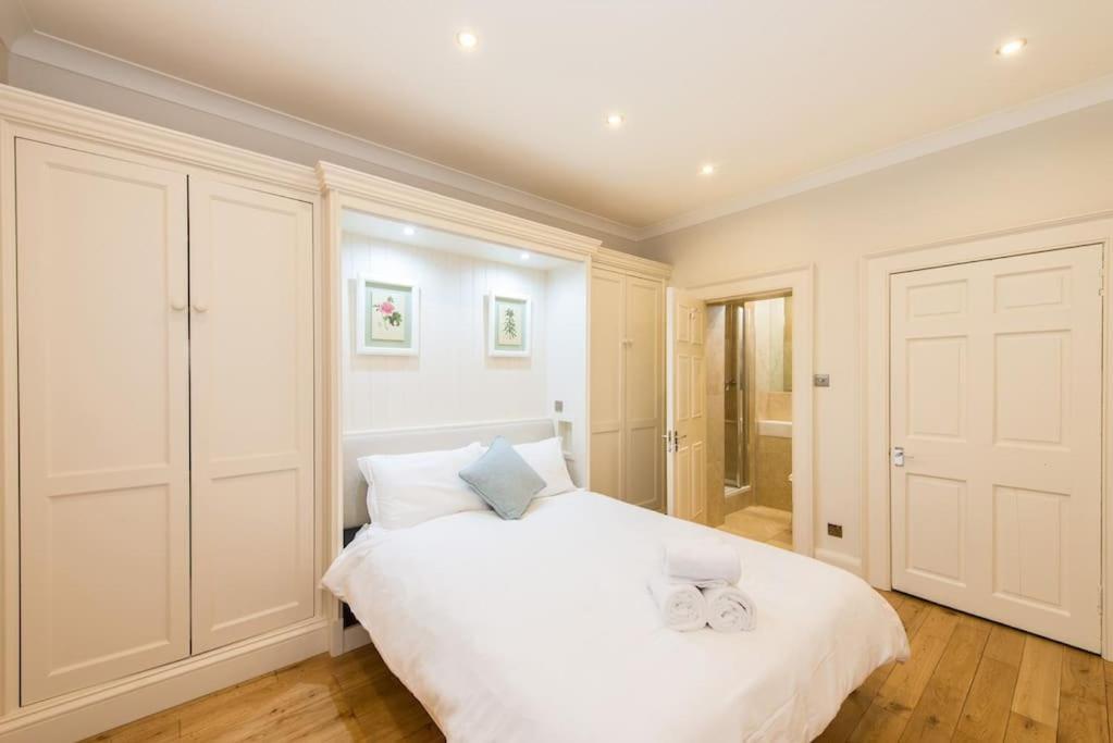 Self Catering , City Centre Apartment With Parking エディンバラ エクステリア 写真