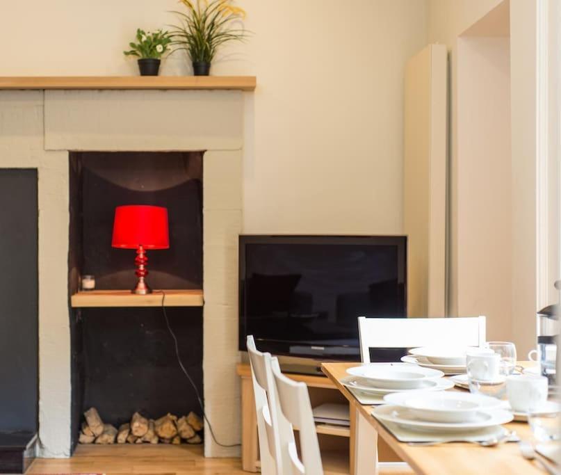 Self Catering , City Centre Apartment With Parking エディンバラ エクステリア 写真